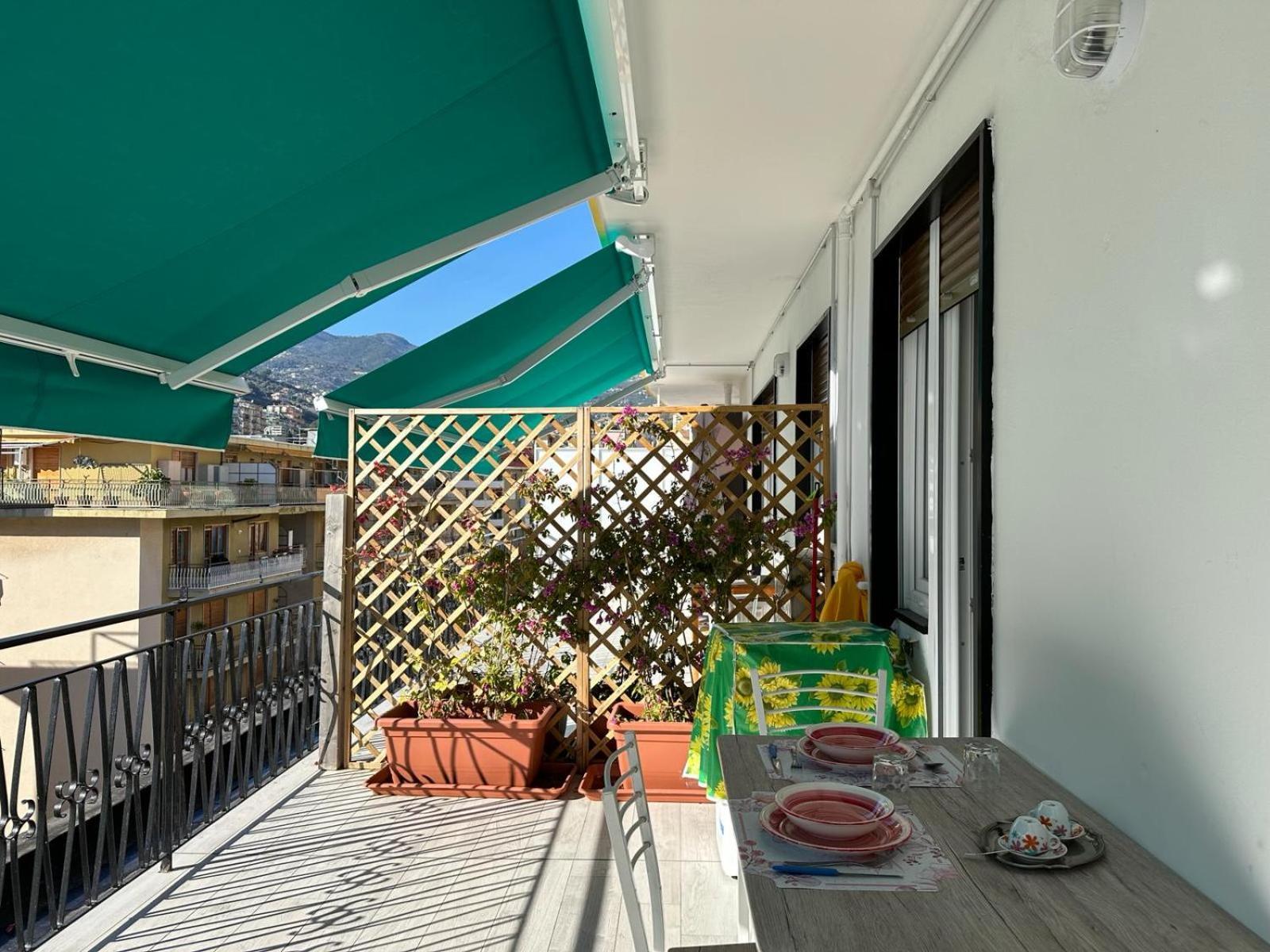 Wh - Un Posto Al Sole - Attico Monolocale Con Parcheggio Gratuito - 5 Minuti Dal Centro - Wifi Διαμέρισμα Σαν Ρέμο Εξωτερικό φωτογραφία