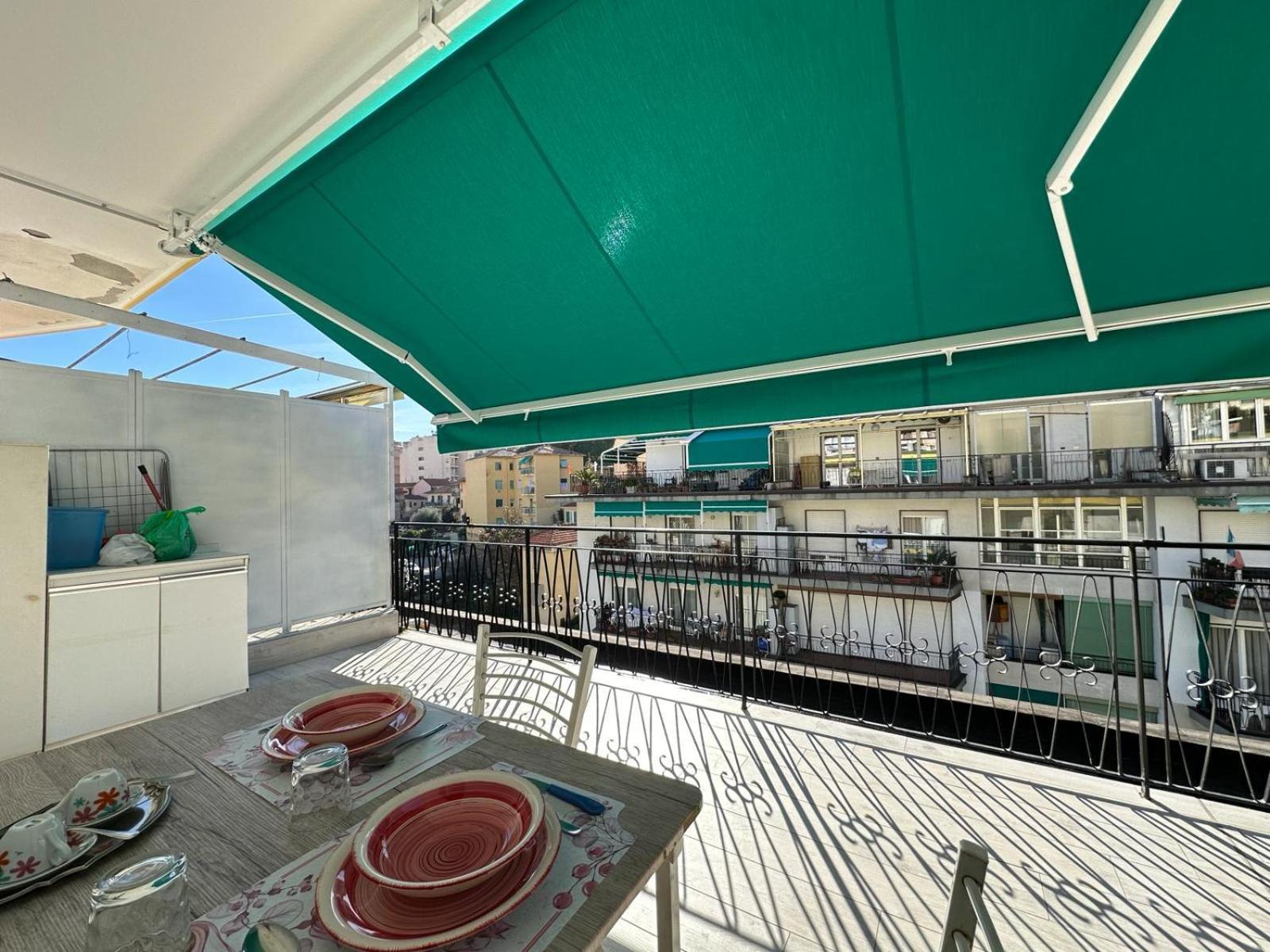 Wh - Un Posto Al Sole - Attico Monolocale Con Parcheggio Gratuito - 5 Minuti Dal Centro - Wifi Διαμέρισμα Σαν Ρέμο Εξωτερικό φωτογραφία